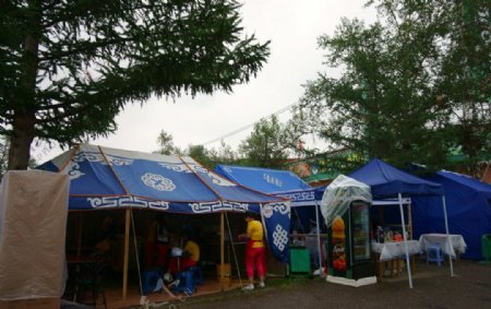蓝色帐篷图片