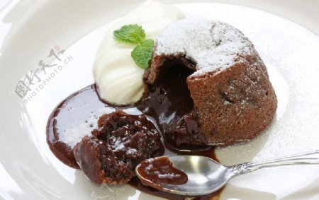热巧克力布丁蛋糕图片
