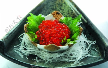 日本料理三文鱼籽图片