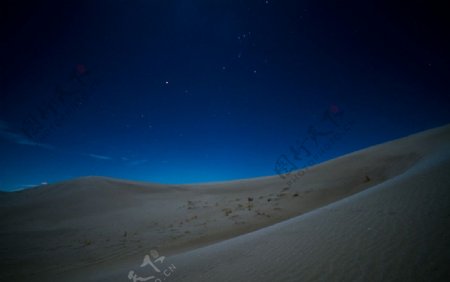 沙漠的星空图片