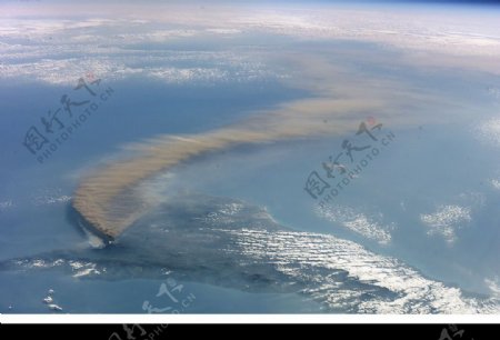 埃特納火山的煙塵图片