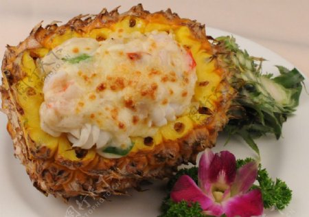 菠萝海鲜焗饭图片