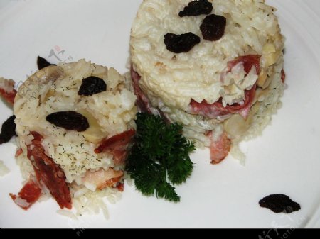 烟肉蘑菇沙乐美肠烩图片