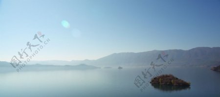 静谧的泸沽湖图片