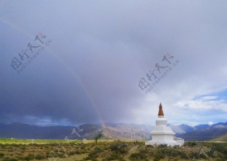 西藏山南白塔彩虹图片