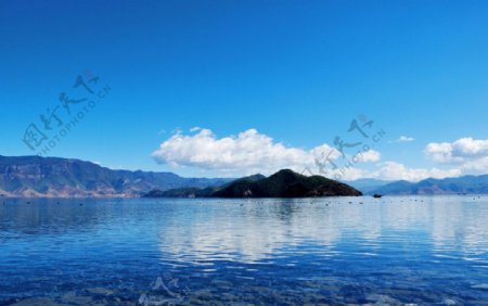 泸沽湖美景图片