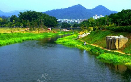城市山水绿色河渠彩色画卷图片