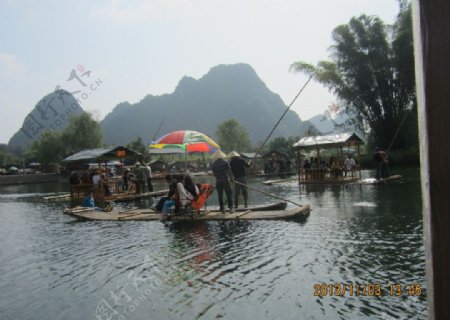 竹筏图片