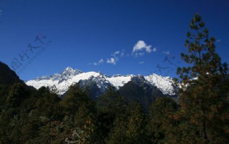 高黎贡山主峰图片