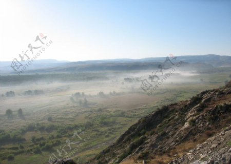新疆天山清晨图片