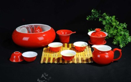 红釉套装茶具图片