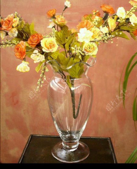花蕾玻璃花瓶图片
