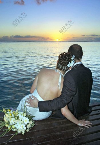 CoupleJetty毛里求斯海滩婚纱情侣图片