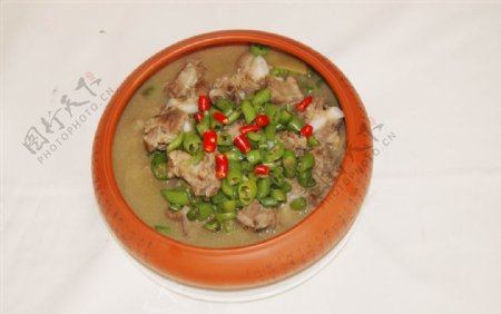 青椒煮排骨中式菜