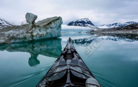 冰川独木舟