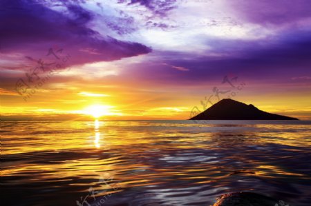 印尼美娜多海边夕阳