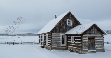 雪地木屋