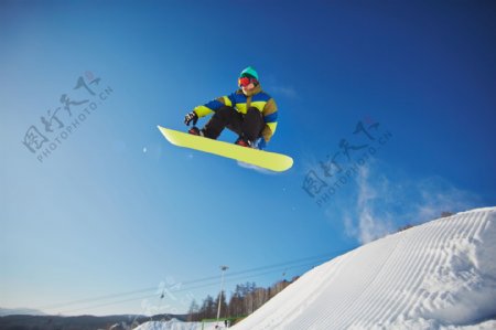 滑雪极限运动空中飞行