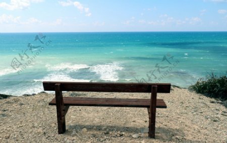 长椅海边风景