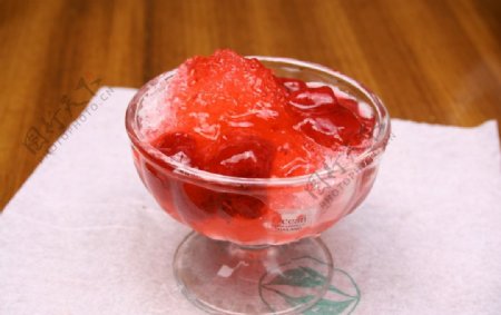 草莓刨冰
