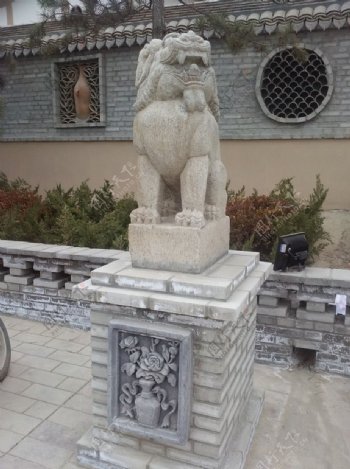 九龙山生态文化园石狮子
