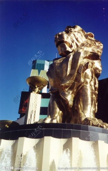 金狮雕塑