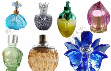 各种形状的香水瓶