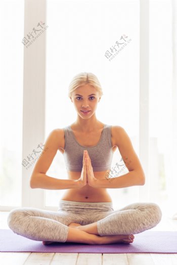 练瑜伽瑜伽健康健身