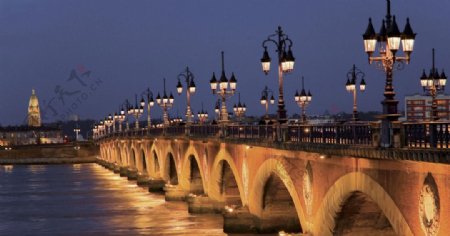 桥面夜景