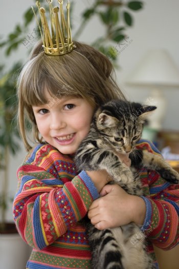 可爱小女孩与猫咪图片