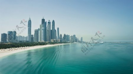 海边美丽迪拜高楼风景图片