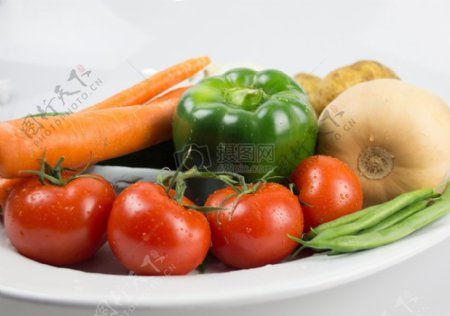 盘子中的蔬菜