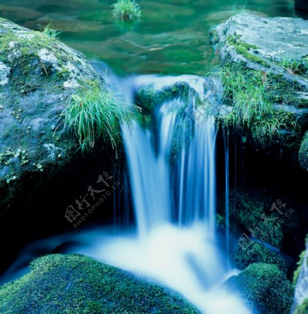 蓝色的溪流美景写真图片图片