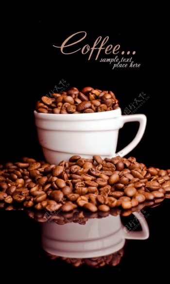 咖啡豆与杯子图片