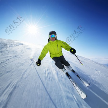 滑雪的人物图片