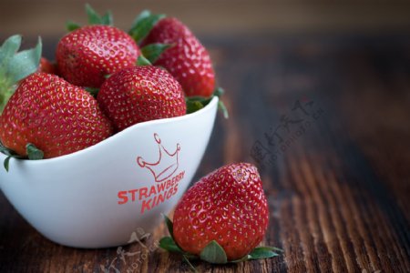 草莓样机素材