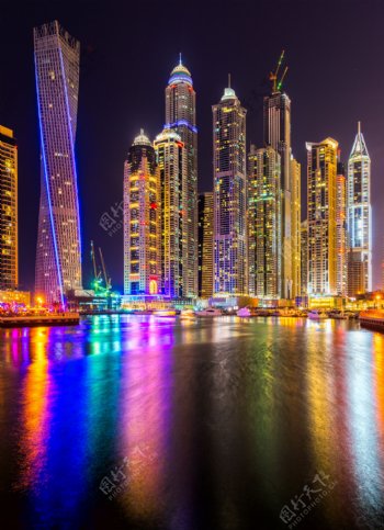 五光十色的迪拜夜景图片