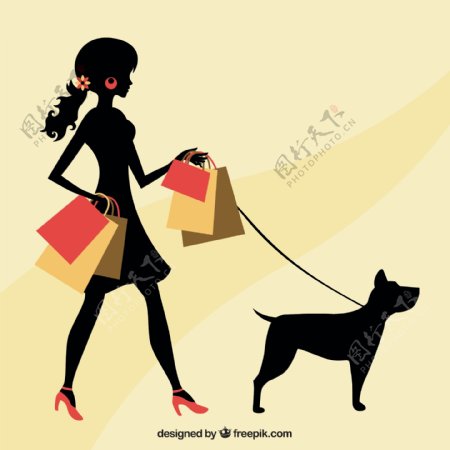 带着狗和购物袋的女人
