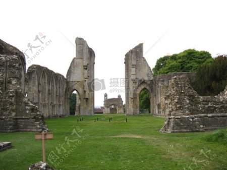 遗留的修道院废墟