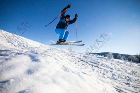 高山滑雪者图片