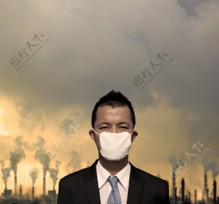 空气污染与戴口罩的人图片