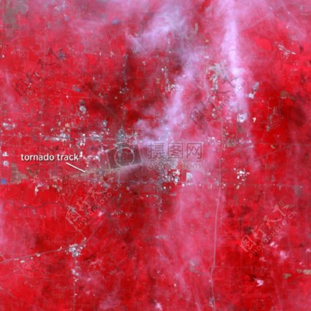 乔普林龙卷风的卫星图像