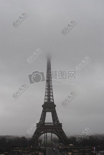 埃菲尔铁塔塔法国具有里程碑意义巴黎雾建筑景观城市观光