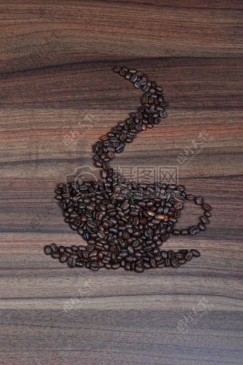 咖啡豆摆成造型