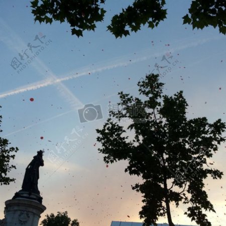 巴黎共和国的天空