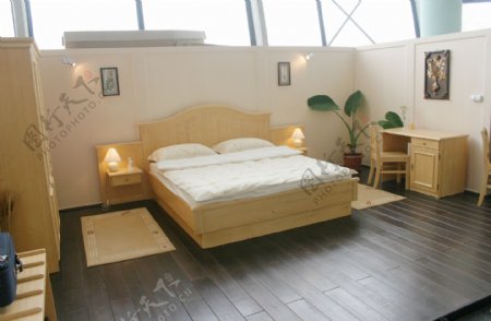 现代家居卧室装饰图片