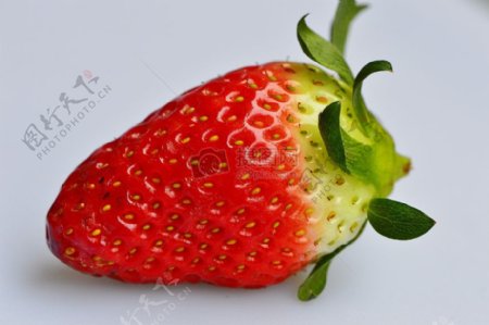 鲜美多汁草莓