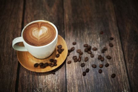 咖啡豆与美味咖啡图片