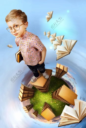 站在书本上的小男孩图片