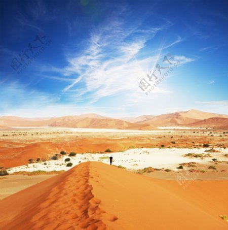 美丽沙漠风景高清图片